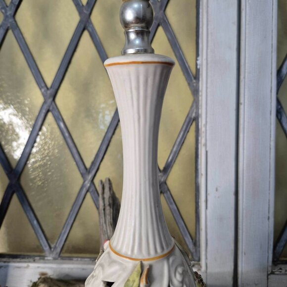 Vintage LEVITON Cream Porcelain & Brass 24" Lamp - Picture 4 of 16